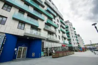 Orion Marina Sea View - Parking - by Brighton Holiday Lets Hotels in Rottingdean
