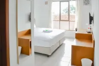 Bumi Ciboled Mitra RedDoorz Near Gerbang Tol Pamulihan Hotel a Tanjungsari