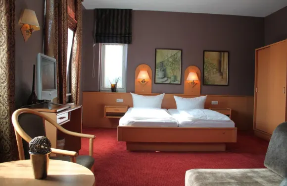 斯泰因佛德巴斯克酒店