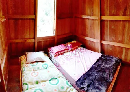 Degolan Wooden House Отели в г. Ngemplak