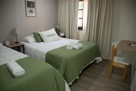 Rio Tigre Hotel Отели в г. Сан Исидро
