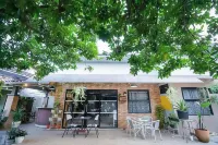 RedDoorz Near RS Mitra Keluarga Depok Hotel di Pancoran MAS