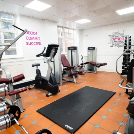 Bowden Court (Notting Hill) Отели рядом с достопримечательностью «Улица Уэстбурн-Гроув»