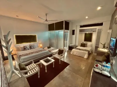 8 Plus Motels