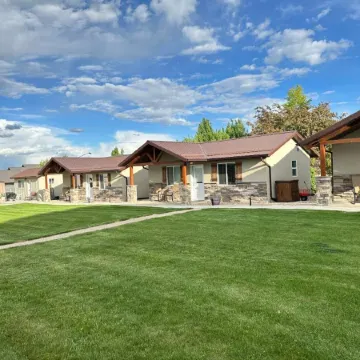 Bybee's Steppingstone Motel