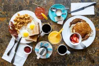 Astoria Hotel - breakfast