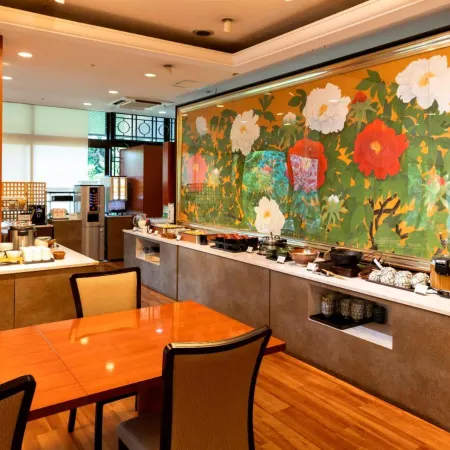 Hotel Sun Valley  Fujimi Отели рядом с достопримечательностью «Железнодорожная станция Охито»