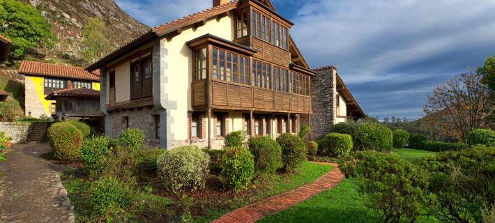 La Montaña Mágica Hotel Rural Hotels in Llanes