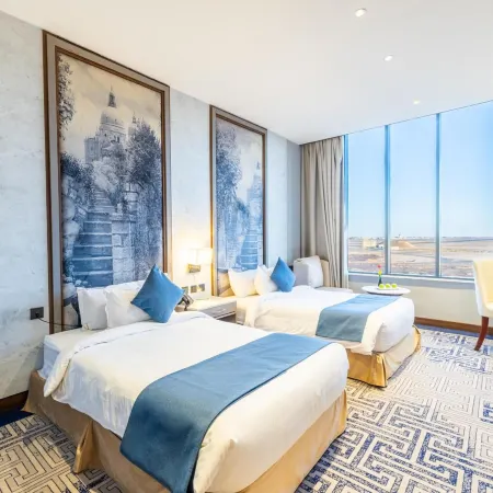 FIVE SEASONS HOTEL