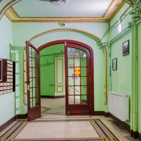 Victoriei Skyline Apartment - Steps from Old Town