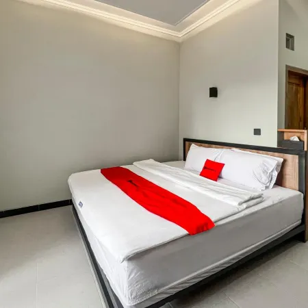 RedDoorz Syariah @ Tigadua Wonosobo