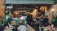 Sailomyen Cafe and Hostel - bar