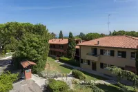 Residenze Al Colle Dei Pini Hotels in Montescudo