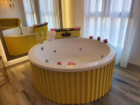 レイナ ビクトリア プラド サストレ