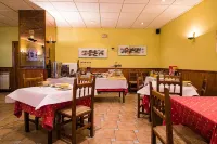 Hotel la Rambla Hotels near Búbal