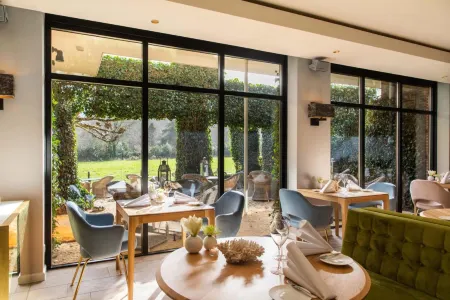 Restaurant Hotel Merlet Отели в г. Warmenhuizen