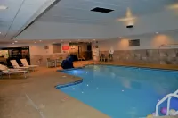 Country Inn & Suites by Radisson, la Crosse, WI - Pools