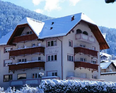 โรงแรมการ์นี วิลล่าพาร์ค โรงแรมในออร์ติเซ