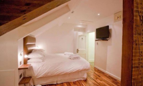 The Blueberry Hotel - Housity