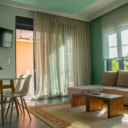 Derveni Luxury Apartments