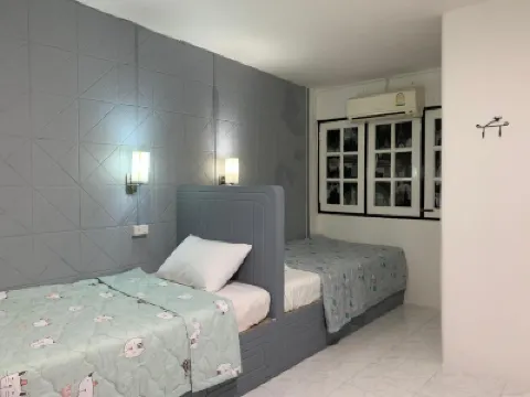 At Night โรงแรมใกล้ห้างสรรพสินค้าโอเชียน ชุมพร