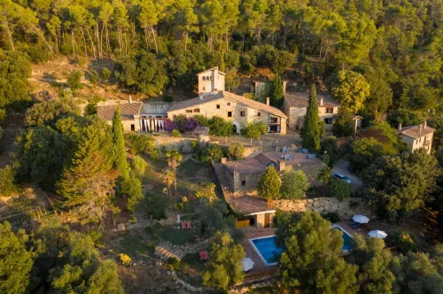 Masia Can Pou Hotel a Palol de Revardit