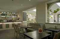 Wolfscastle Country Hotel - bar