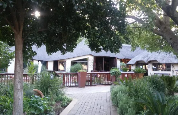 家巴塔山林小屋