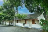 Front One Resort Indraloka Temanggung Hotel dekat Swalayan Mahkota Kranggan