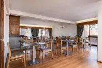 Hotel Moinho de Vento - breakfast