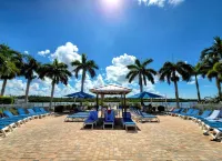 Barefoot Beach Resort