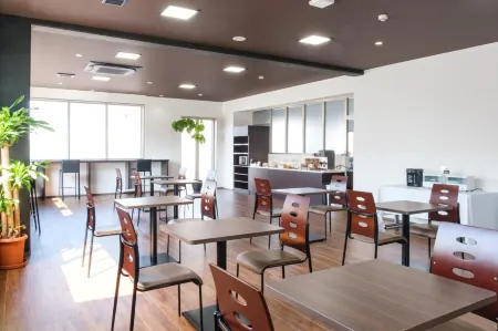 Hotel Chez Toi Kanonji Отели рядом со станцией JR Kan'onji station