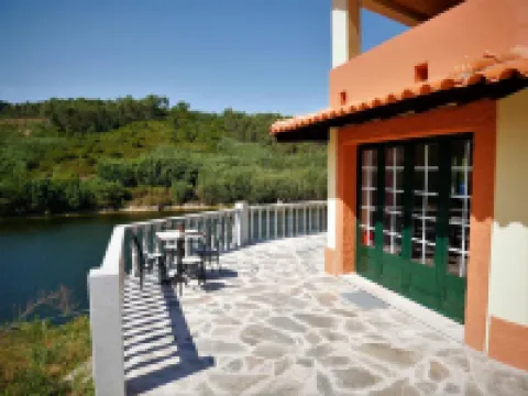 Encontro no Rio Hotels in Tabua