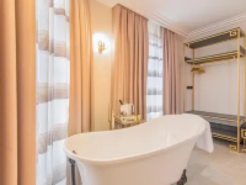 Vesci Faventia Hotels in Loja