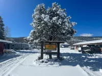 Historic Mora Inn & RV Park - Inns