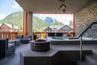Moose Hotel and Suites - Bathtub
