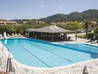 Kamari Apartments Hotels in Thinali
