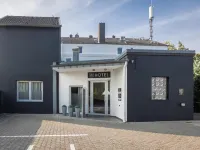 Smarty Airport Cologne Hotel - Kontaktloser Self Check-IN Hotels near Eil