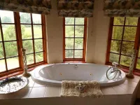 Otters Den Hotels in Howick