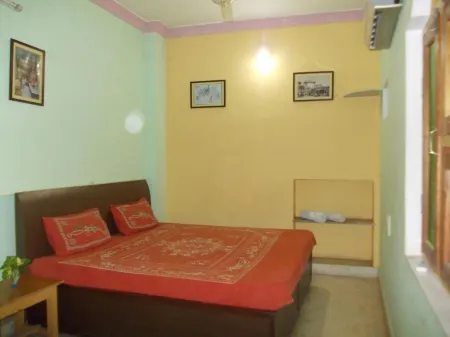 Raj Mahal Guest House Отели рядом с достопримечательностью «Taragarh Fort»