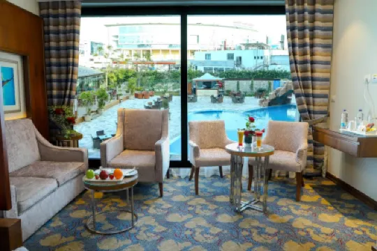 赫爾南地標酒店