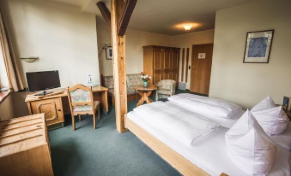 Berghotel Friedrichshöhe - Sauna, Pool & Natur