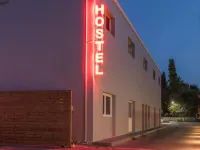 Local Hostel & Suites Hotels near Public Library