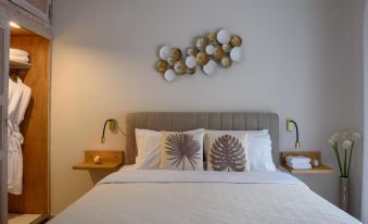 Acropolis Exclusive Studio