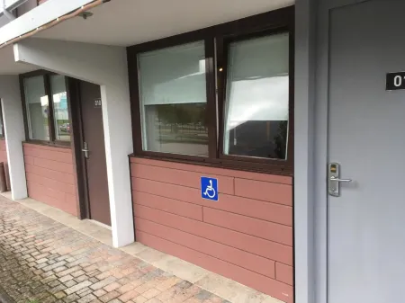 Hôtel Pierre Blanche Отели в г. Пуньи