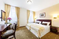 Hotel & Apartments U Černého Orla Hotels in der Nähe von Bazilika svatého Prokopa