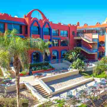 Cardina Resort Hotel Exterior