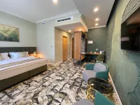 Grand Opera Hotel Hotels near Colchis Fountain