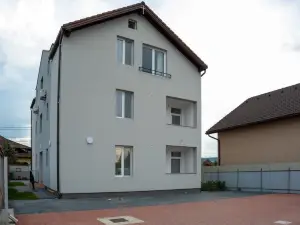 Solomon Apartments ap 1