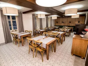 Újhuta Kastélyszálló